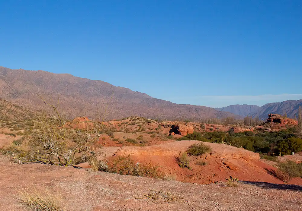 Quebrada típica sanagasteña vista desde lo alto