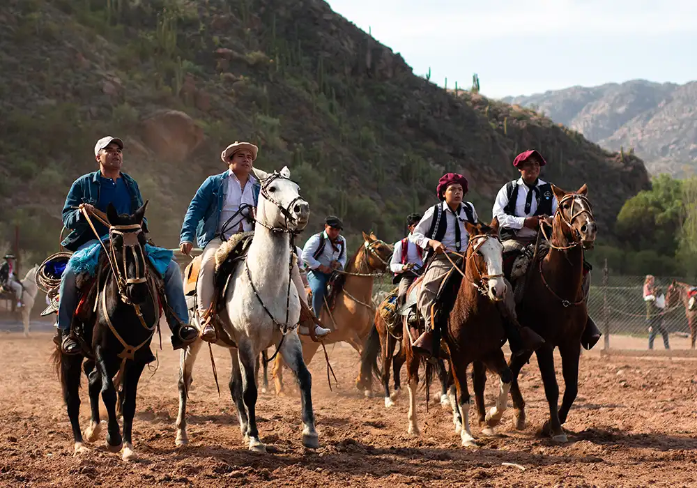 Vestimentas tradicionales de los criollos de antaño